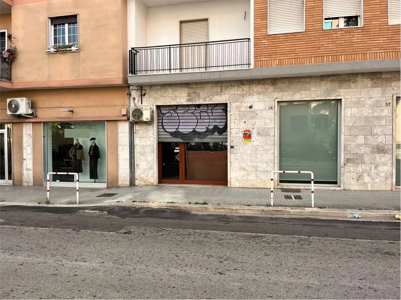 Locale commerciale in , Brindisi, {3} - Foto 1