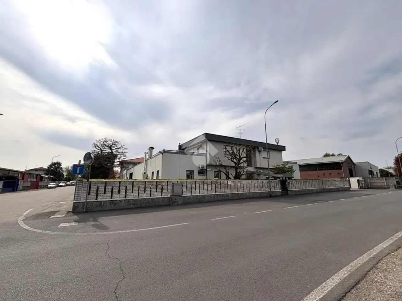 Capannone in Via F. Corridoni 37, Olgiate Olona, {3} - Foto 1
