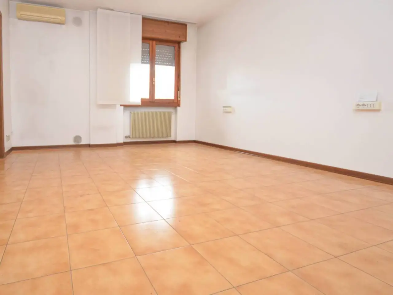 Ufficio condiviso in Piazza Alcide De Gasperi, Altavilla Vicentina, {3} - Foto 1