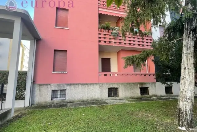 Quadrilocale in Via Oberdan 15, Pordenone - Foto 1