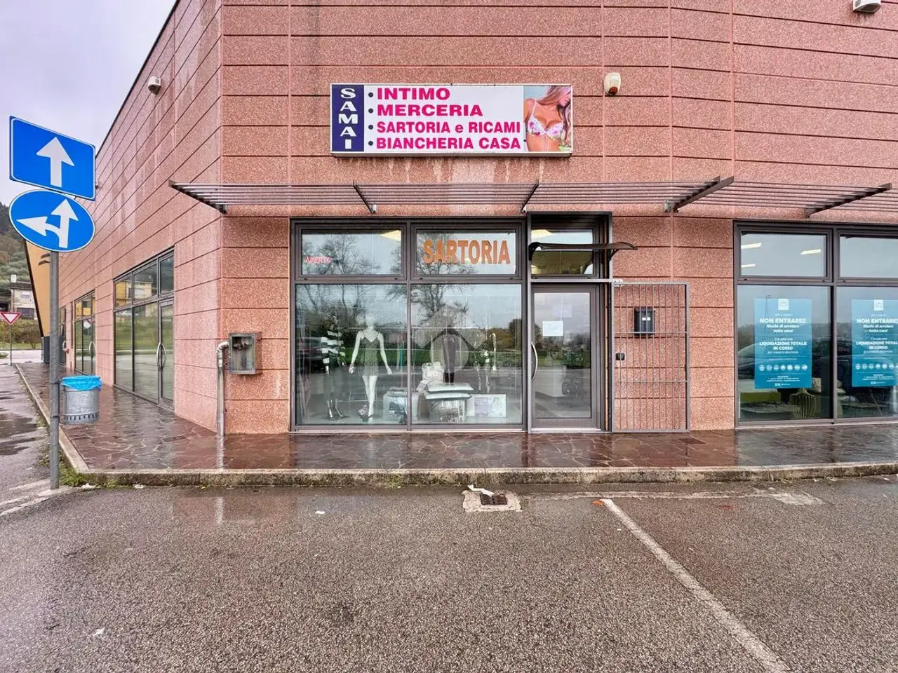 Negozio in Via Apsella, Montelabbate, {3} - Foto 1