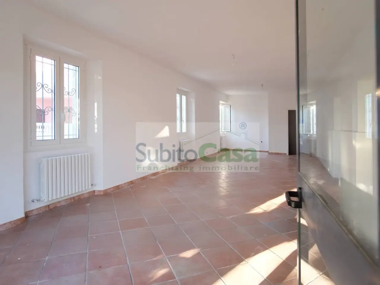 Negozio in Via dei Vestini 114, Chieti, {3} - Foto 2