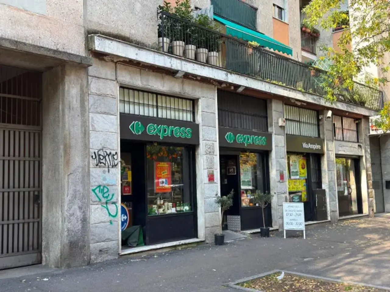Negozio in Via André-Marie AmpèRe 103, Milano, {3} - Foto 1
