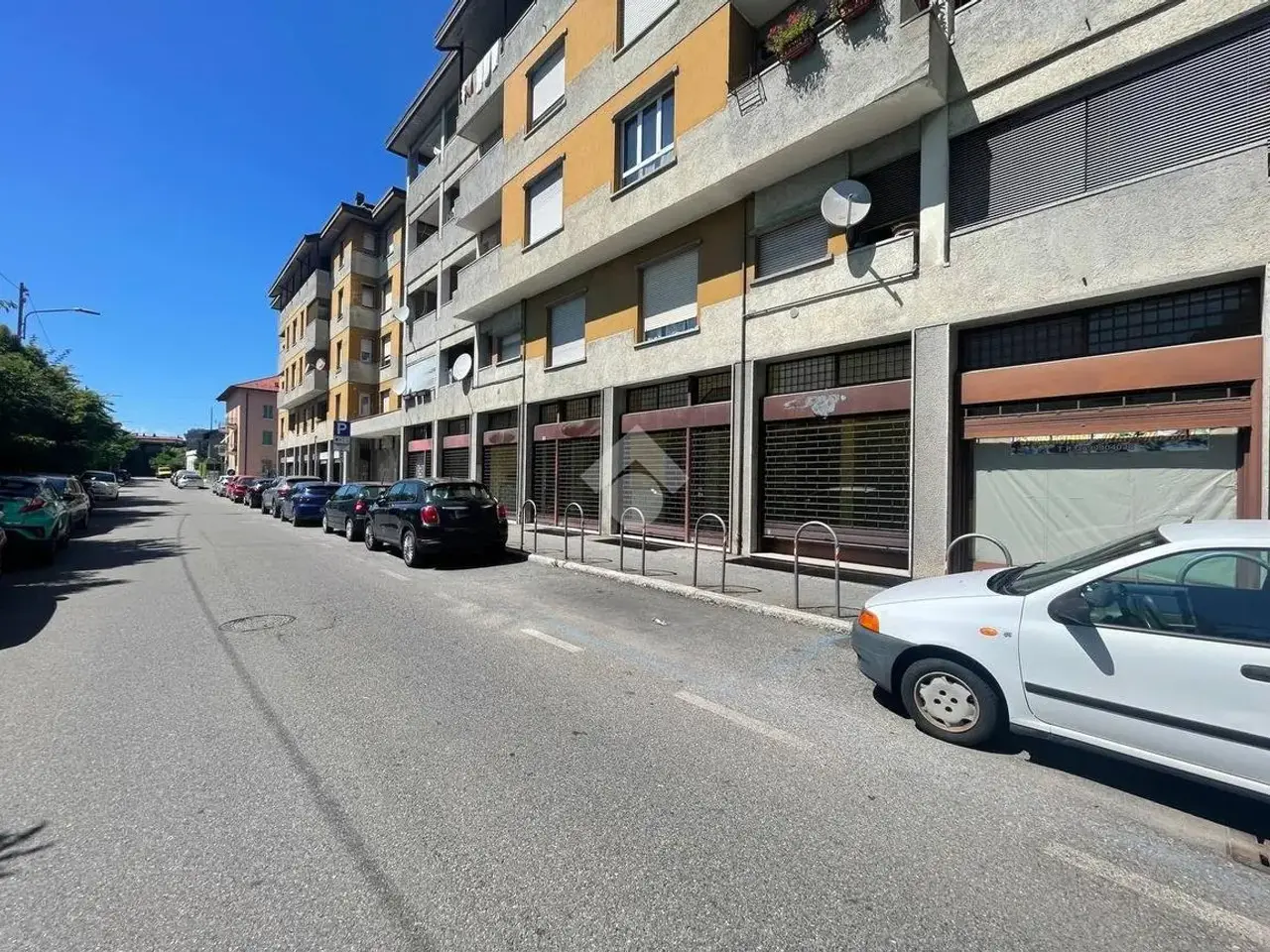 Negozio in Via Bainsizza 49, Varese, {3} - Foto 1
