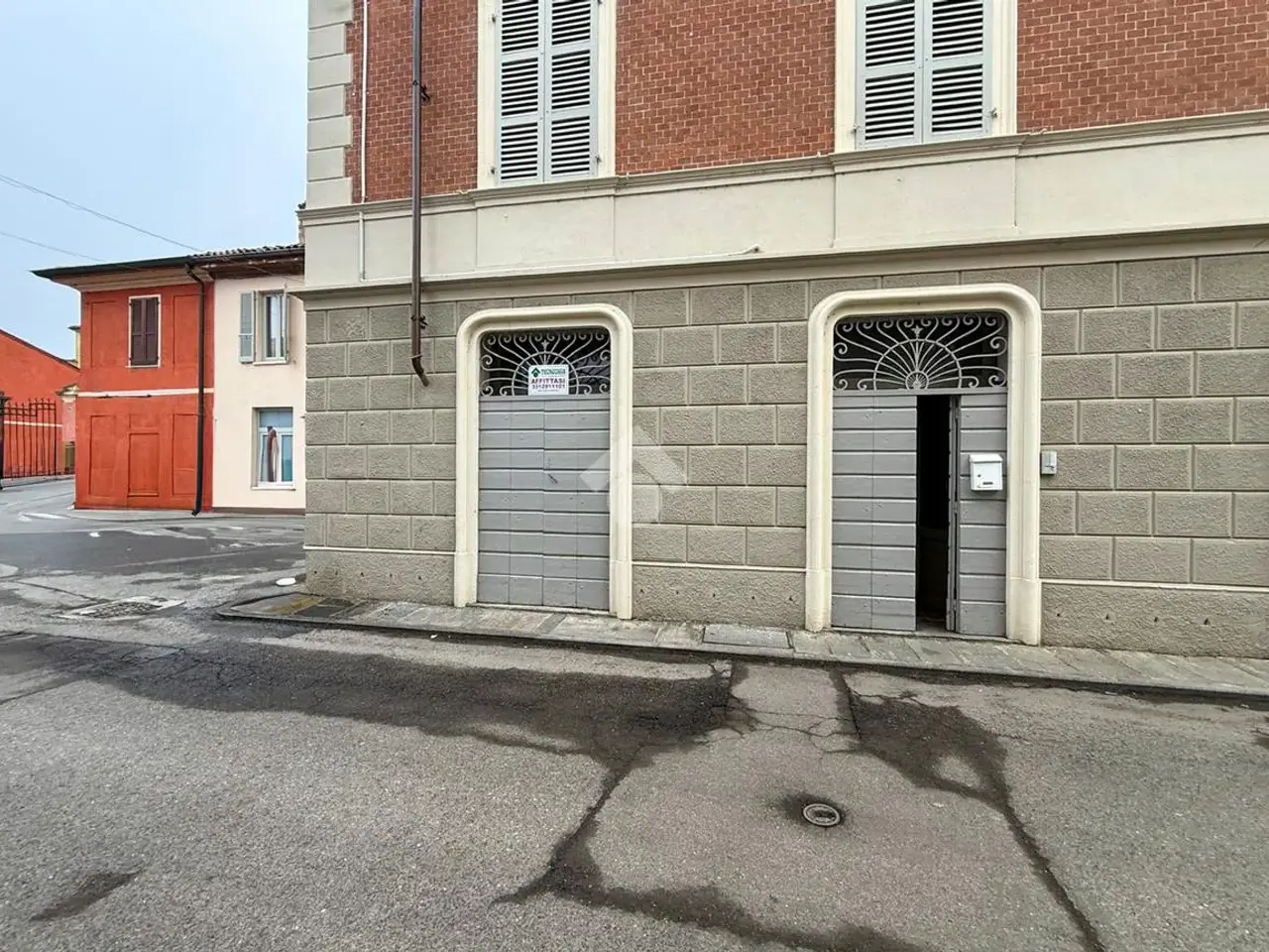 Negozio in Via Nino Bixio 8, Monticelli D'Ongina, {3} - Foto 1
