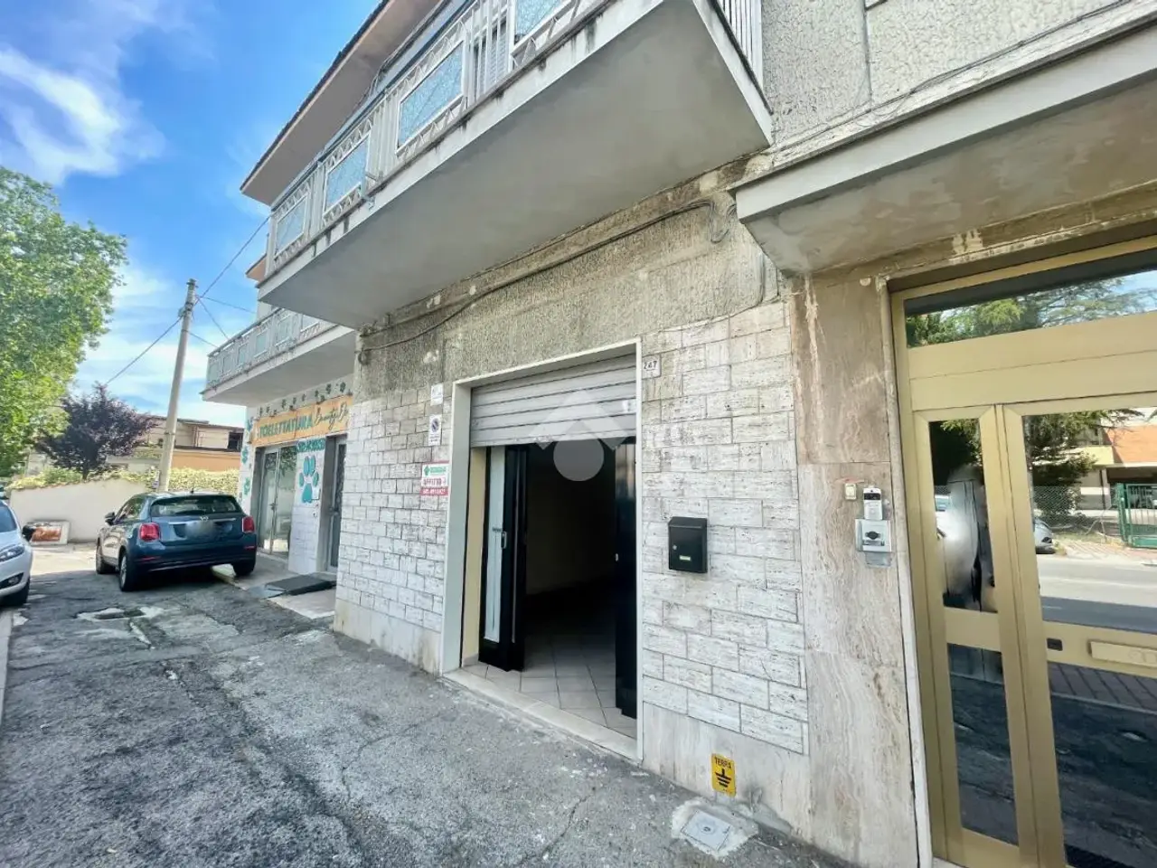 Negozio in Via Tiburtina Valeria 249, Pescara, {3} - Foto 2
