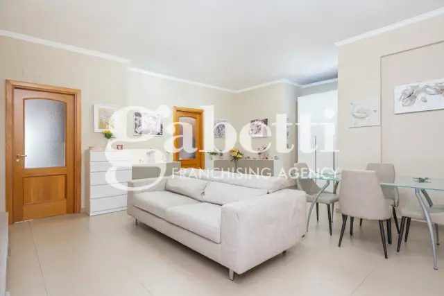 3-room flat in Via Arturo Labriola, Giugliano in Campania - Photo 1