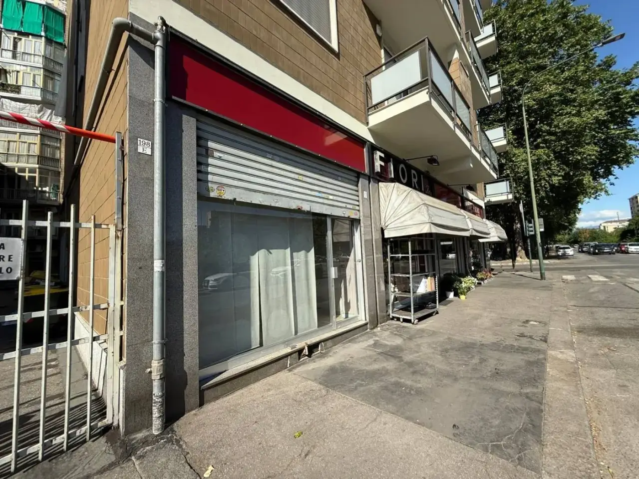 Locale commerciale in Via Sempione 198 Torino, Torino, {3} - Foto 2