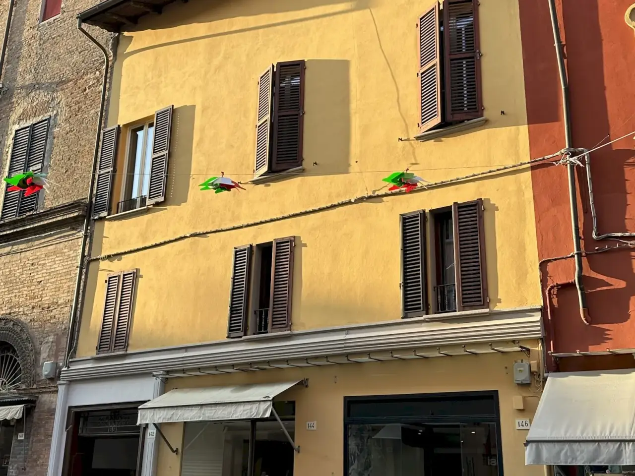 Locale commerciale in Via Emilia 146, Imola, {3} - Foto 1