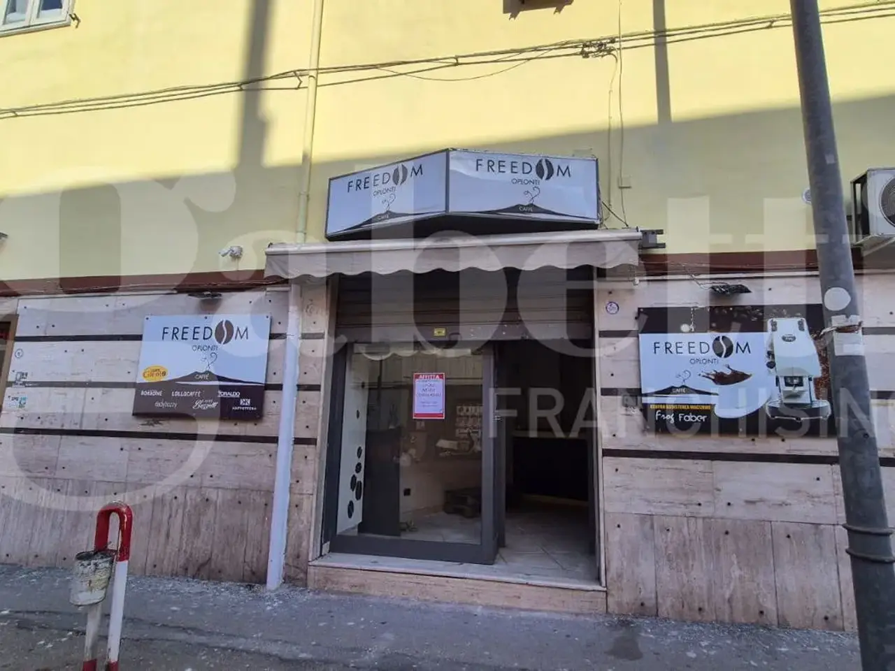 Negozio in Via Vittorio Veneto 426, Torre Annunziata, {3} - Foto 1