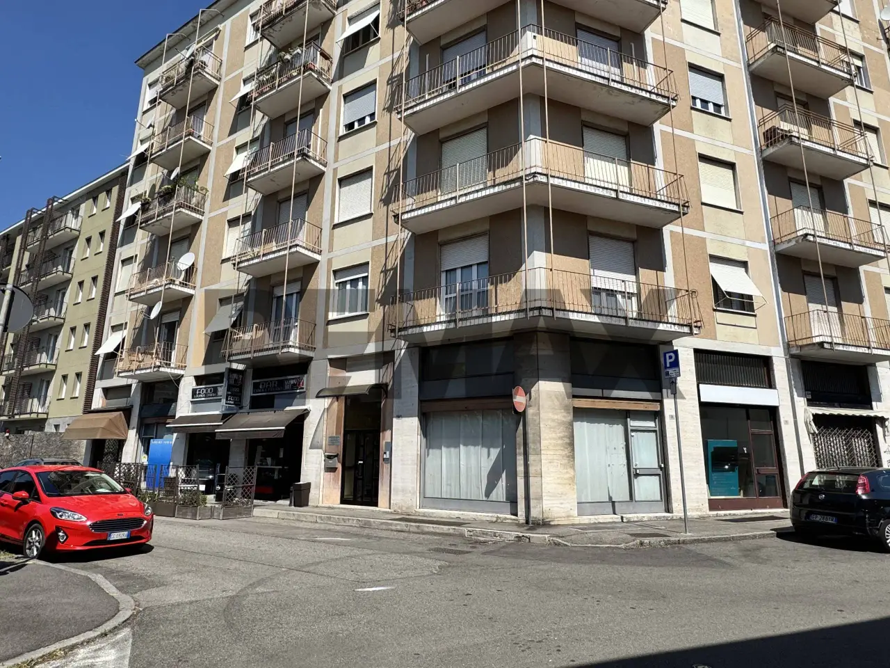 Negozio in Via Pisacane 23/a, Busto Arsizio, {3} - Foto 2