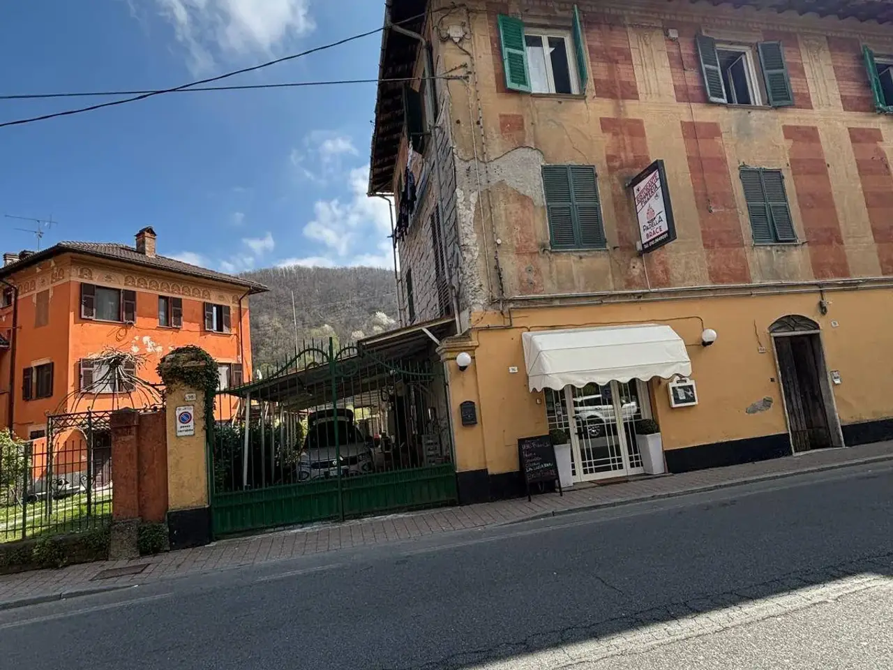 Palazzina commerciale in Corso Trento E Trieste, Ronco Scrivia, {3} - Foto 2