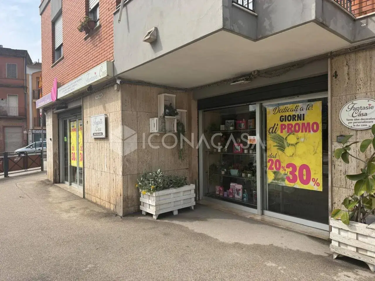 Negozio in Via Rodolfo Morandi 2, San Severo, {3} - Foto 1