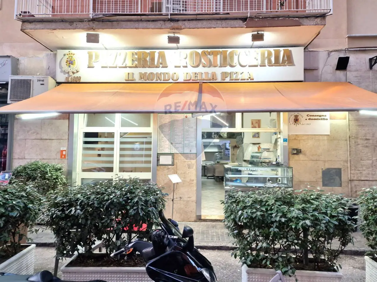Esercizio commerciale in Via Alcide De Gasperi 18, Casoria, {3} - Foto 1
