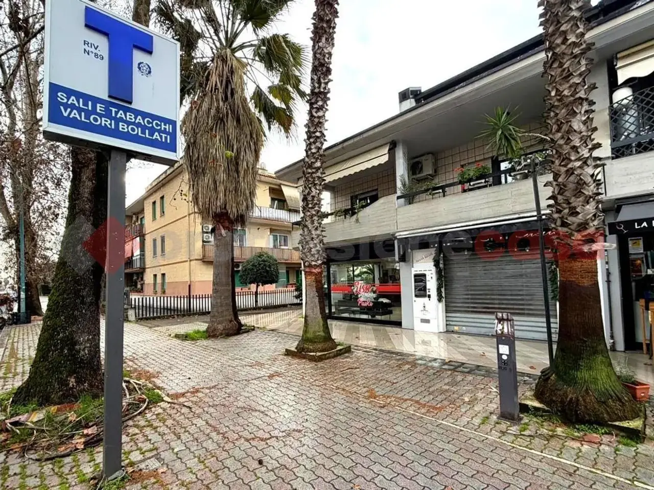 Esercizio commerciale in Via Cesare Augusto 28, Latina, {3} - Foto 1