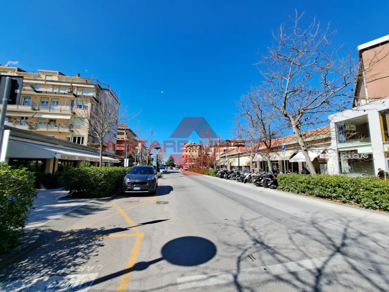 Esercizio commerciale in Gran Viale Santa Maria Elisabetta 35, Venezia, {3} - Foto 2