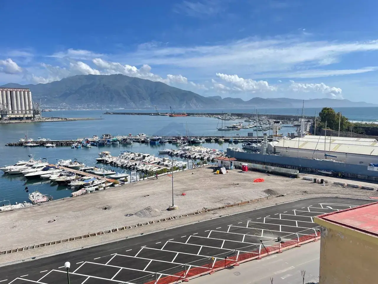 Negozio in Corso Vittorio Emanuele III 429, Torre Annunziata, {3} - Foto 1