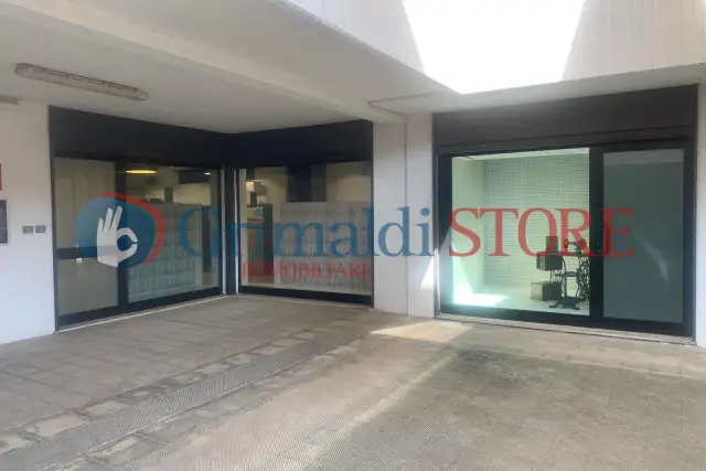 Negozio in vendita, Via Pacinotti 19, Campi Salentina - Foto 1
