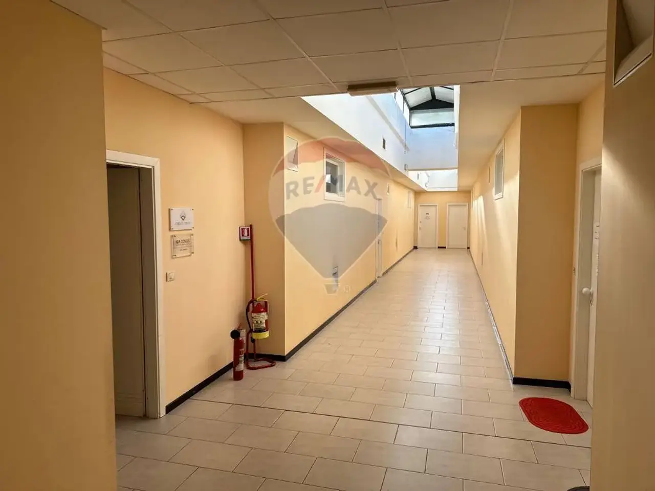 Ufficio in Via Santocchia 94, Foligno, {3} - Foto 1