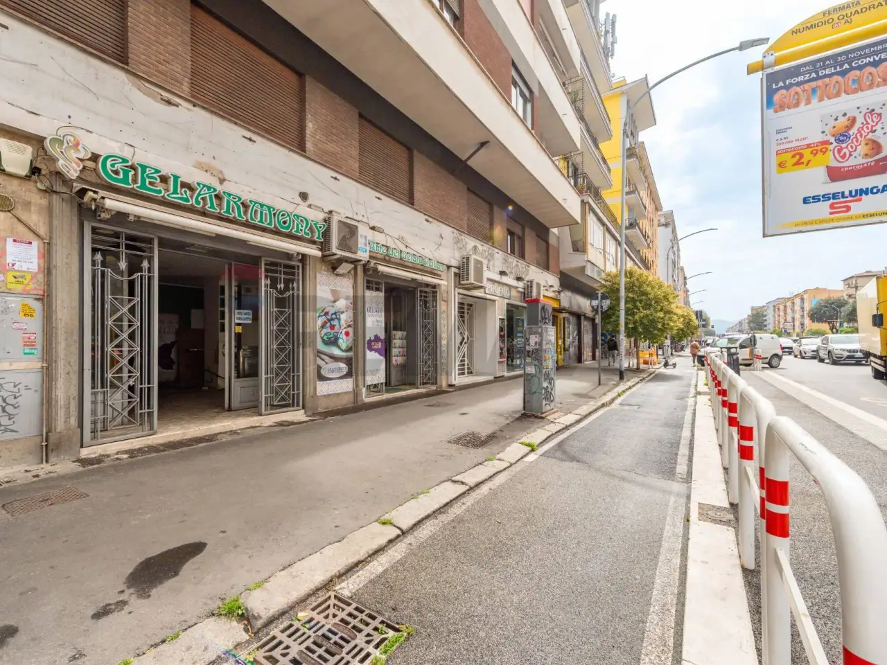 Negozio in Via Tuscolana 687, Roma, {3} - Foto 2