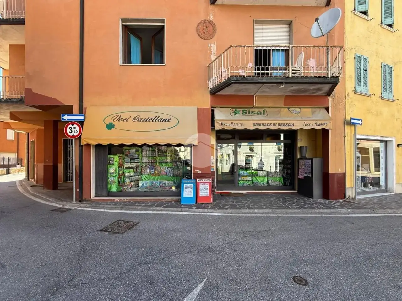 Negozio in Piazza Astazzoni 1, Castel Goffredo, {3} - Foto 1