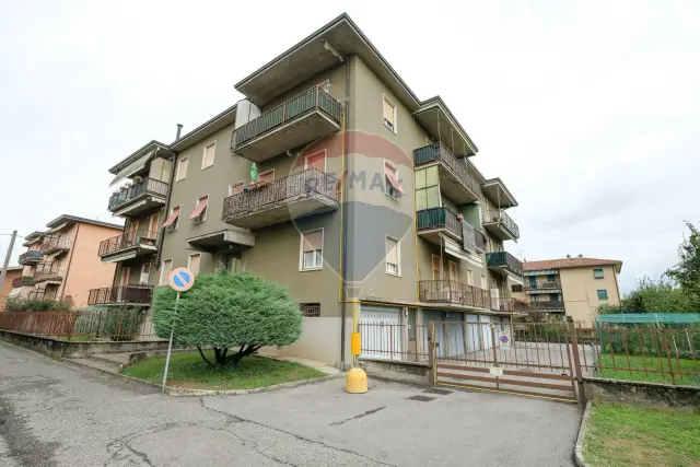 2-room flat, Presezzo - Photo 1