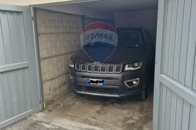 Garage or car box in Via Versilia 4, Palermo - Photo 1