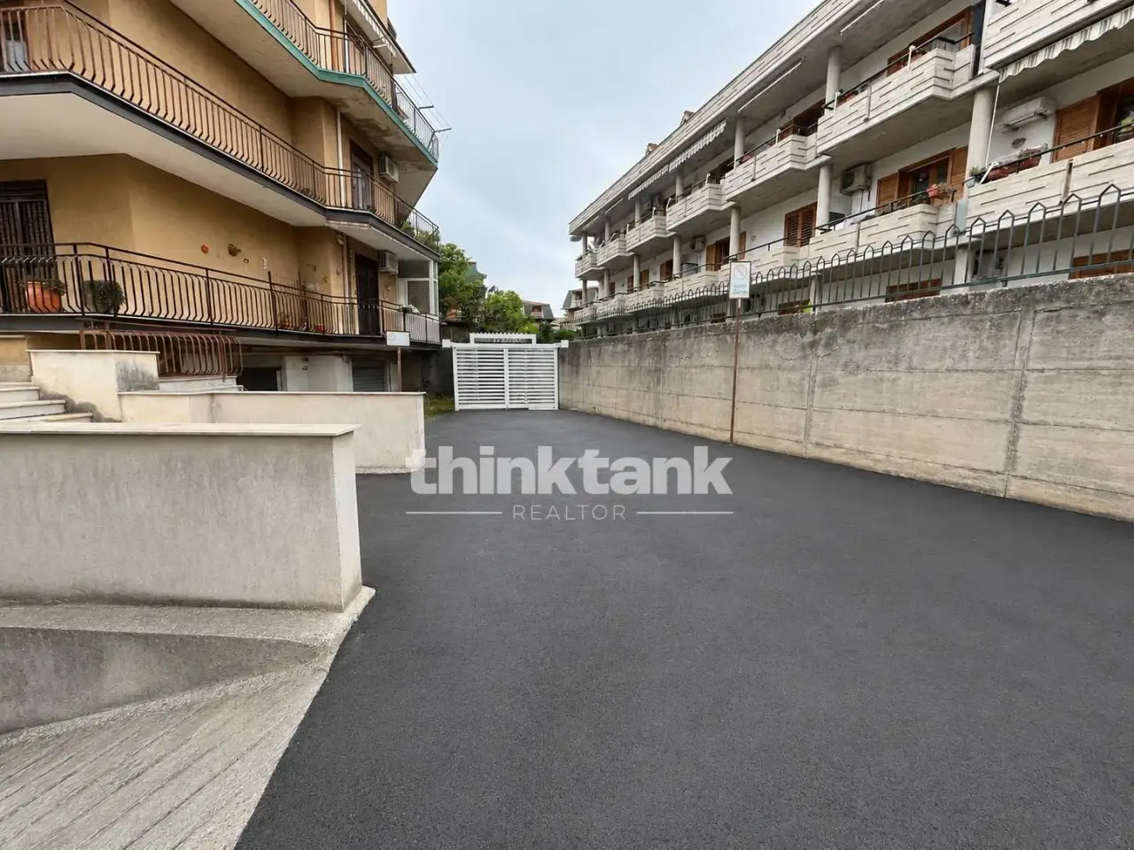 Magazzino in Via Umberto, Sant'Agata Li Battiati, {3} - Foto 1