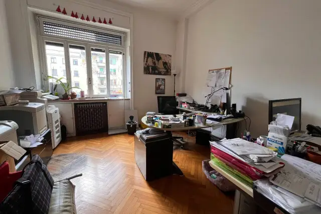 Gemeinschaftsbüro in Via San Gregorio, Milano - Foto 1