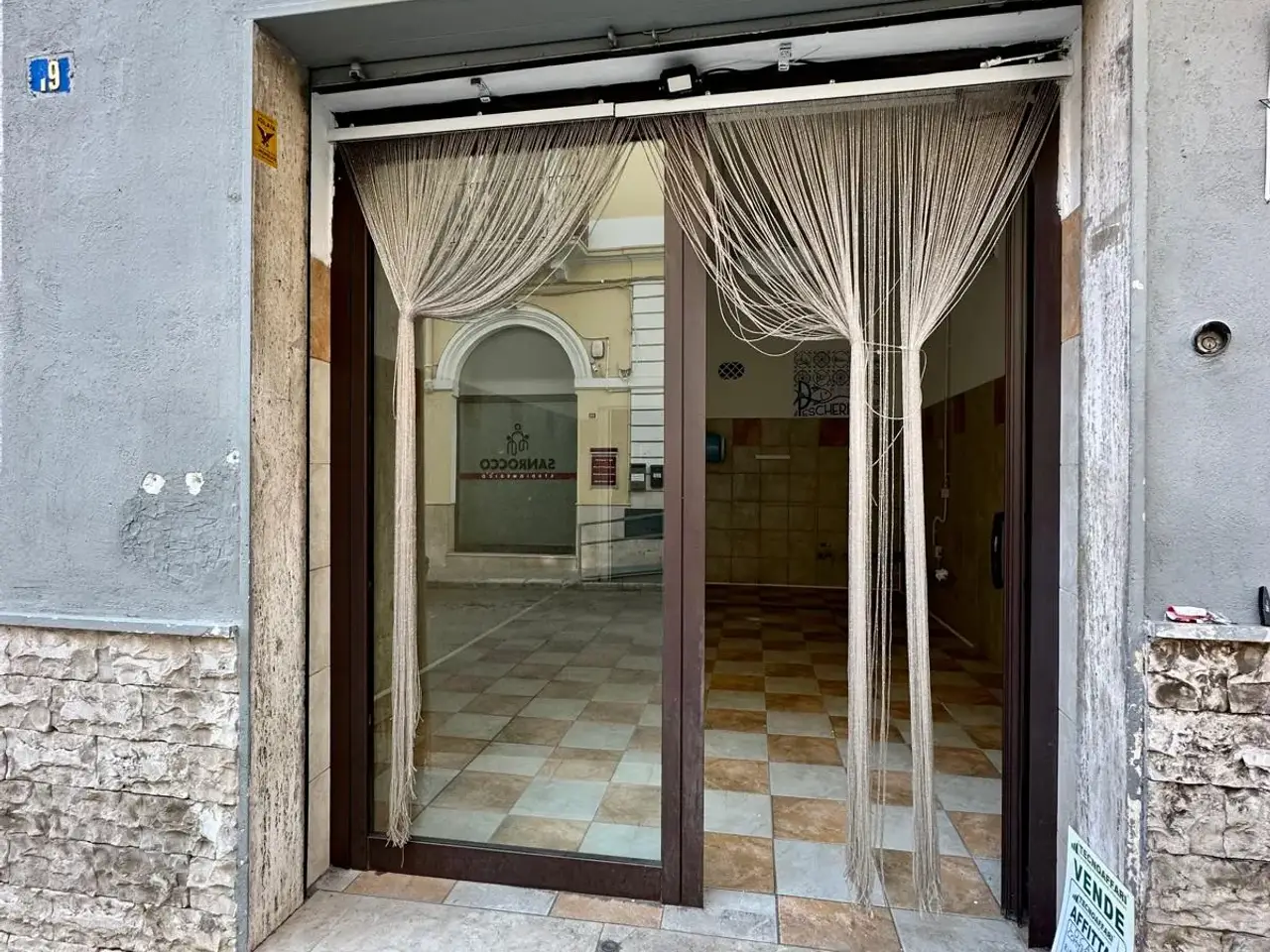 Locale commerciale in Via San Rocco 19, Castellaneta, {3} - Foto 2