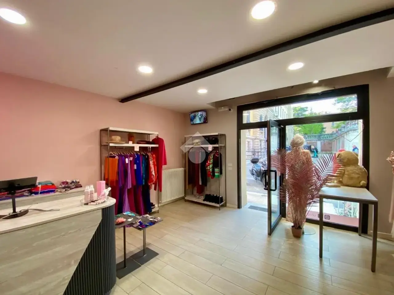 Negozio in Via Nizza 8, Verona, {3} - Foto 1