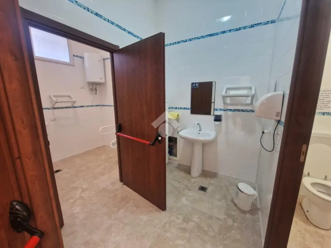 Negozio in Via Porta Palermo 127, Alcamo, {3} - Foto 2