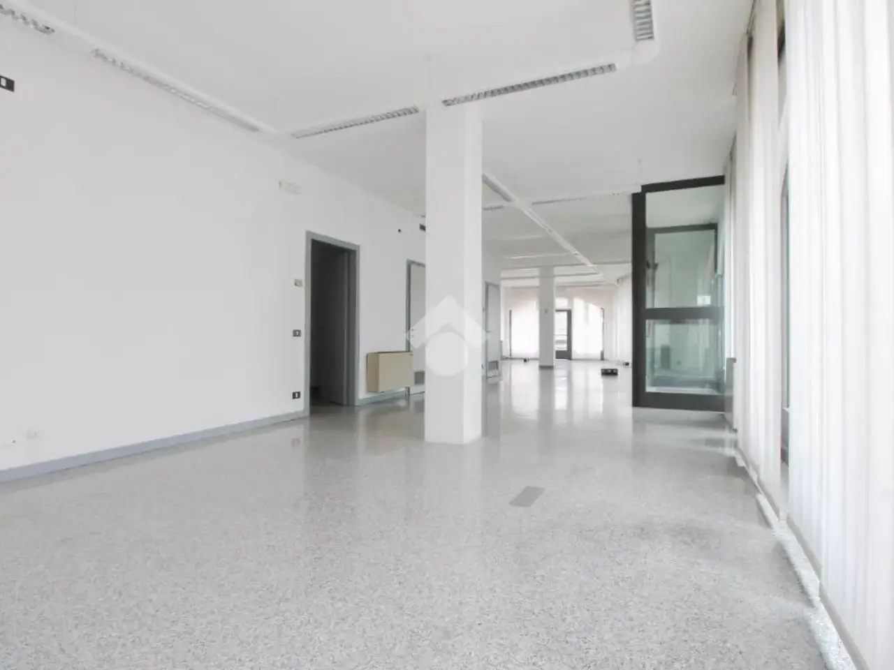 Ufficio in Via Roma 1, Villa D'Alme', {3} - Foto 1