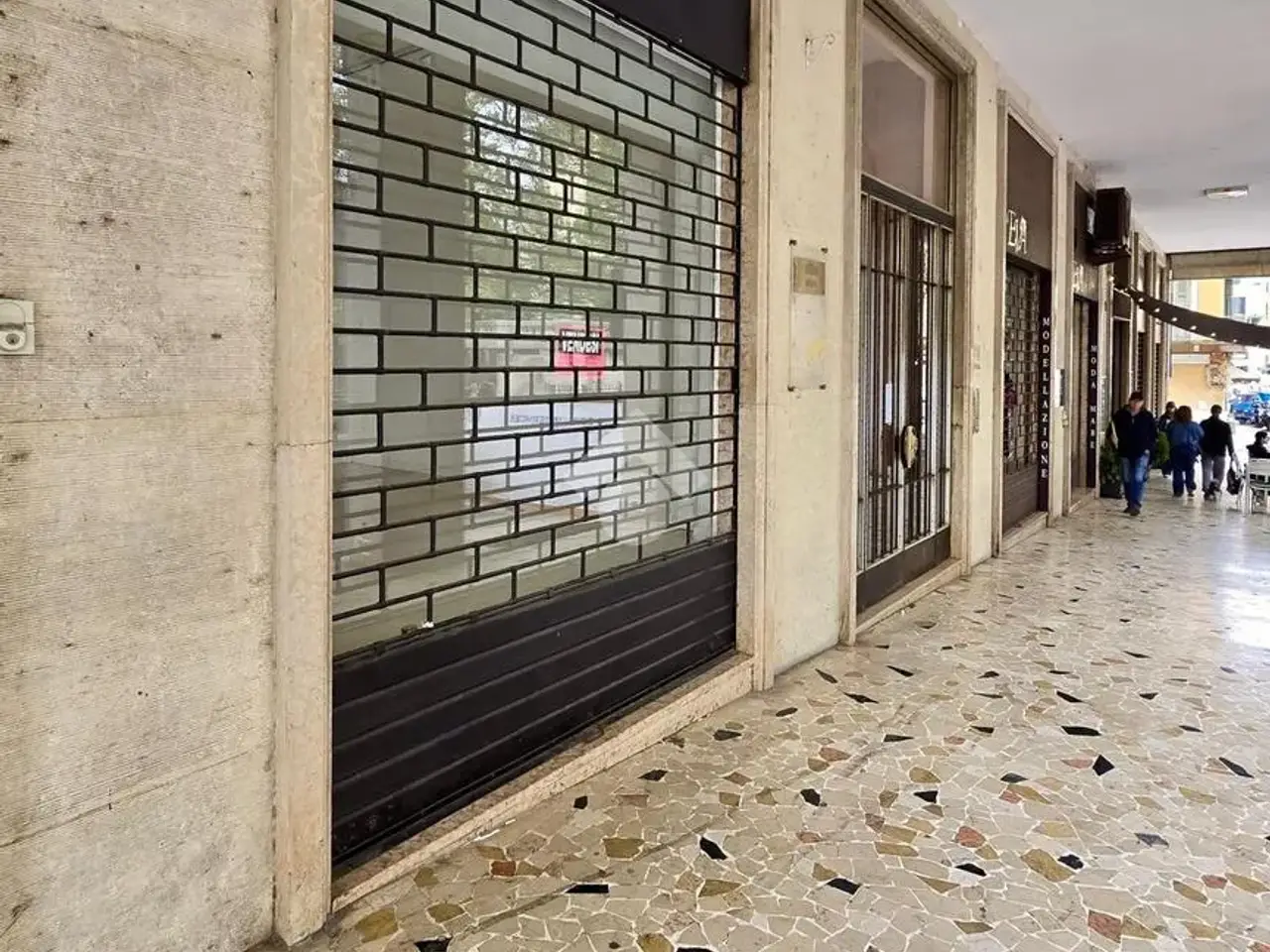Negozio in Via Nizza 22, Verona, {3} - Foto 1