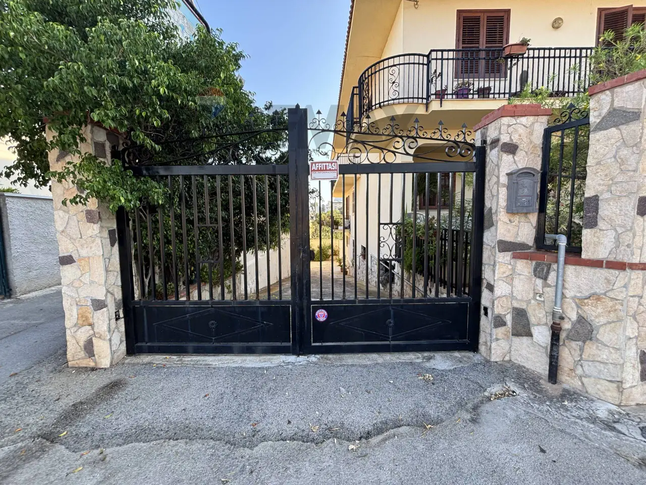 Magazzino in Via Ralli Snc, Terrasini, {3} - Foto 2