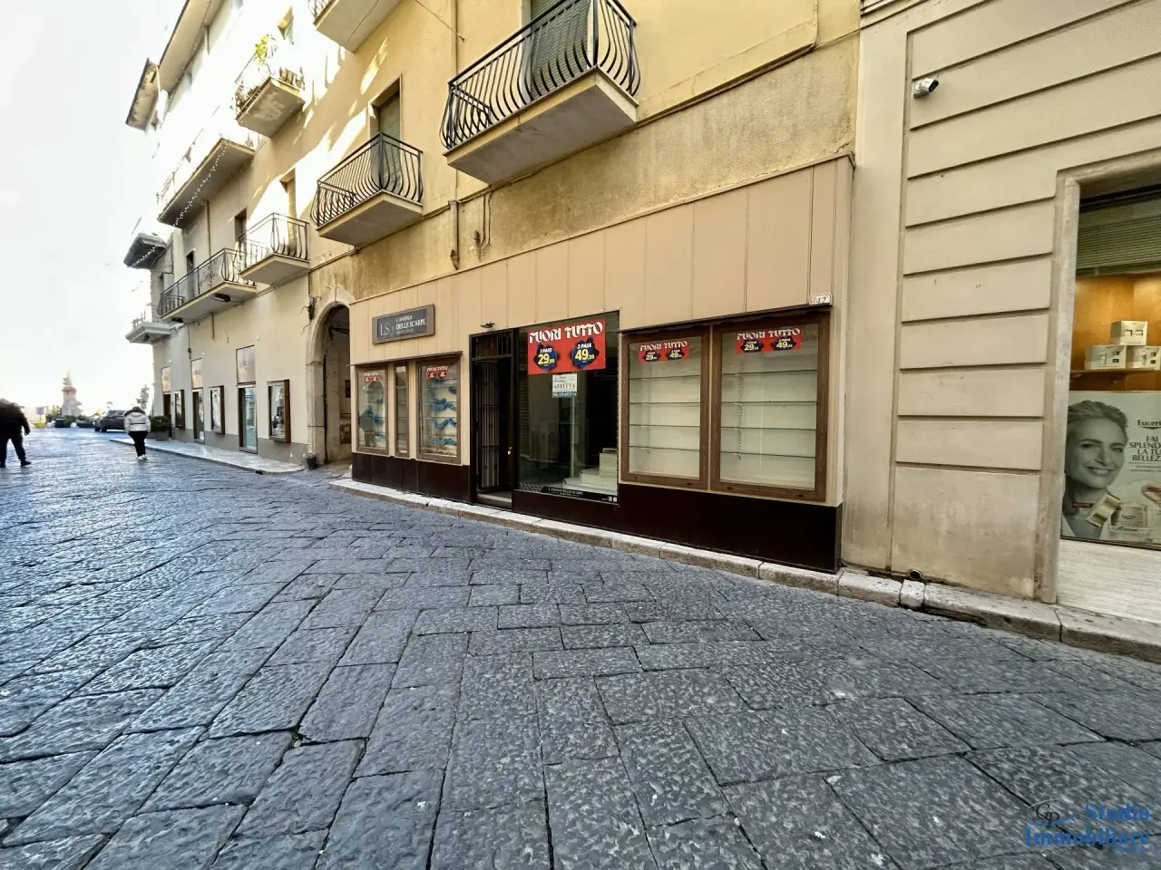 Negozio in Corso Appio Claudio 42, Fondi, {3} - Foto 2