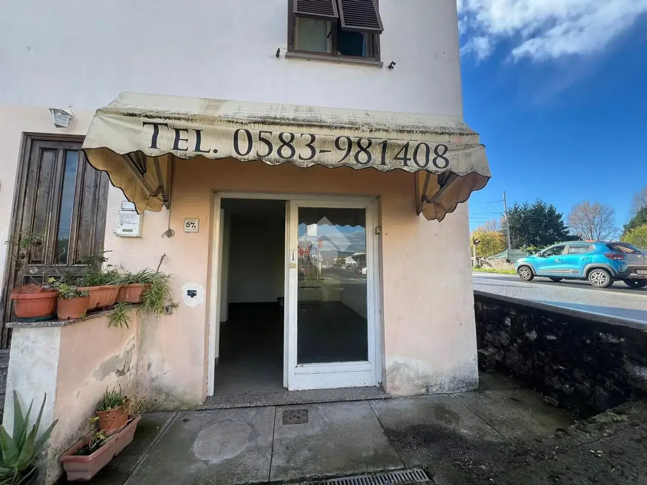 Negozio in Via Via della Madonnina 57, Capannori, {3} - Foto 1