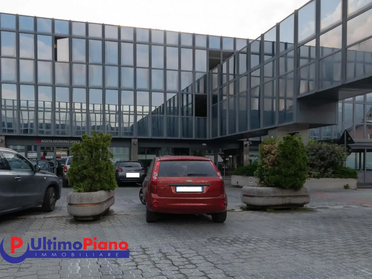 Ufficio in Regione Borgnalle, Aosta, {3} - Foto 1