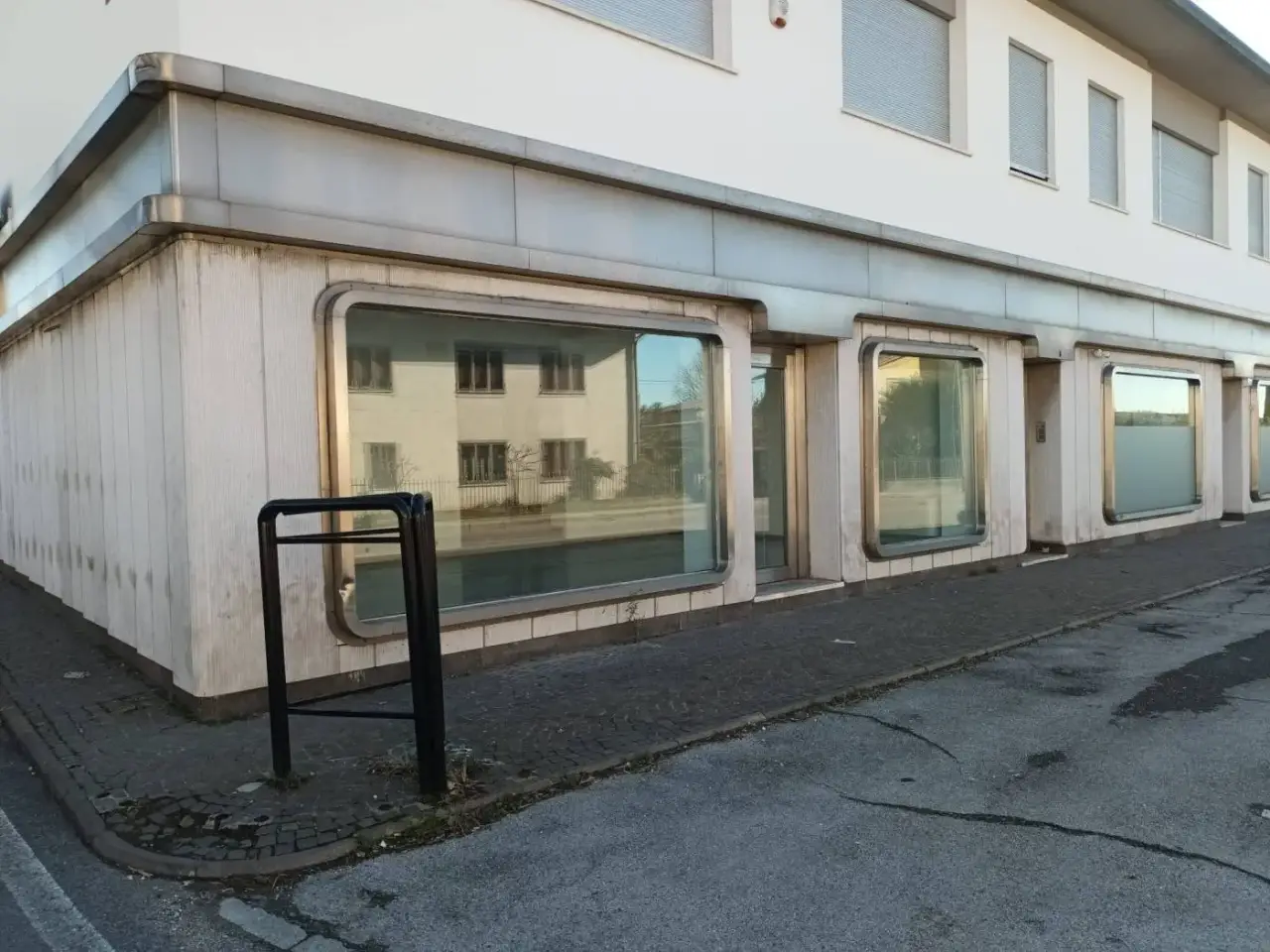 Negozio in Via Cavalieri di Vittorio Veneto, Rosa', {3} - Foto 1