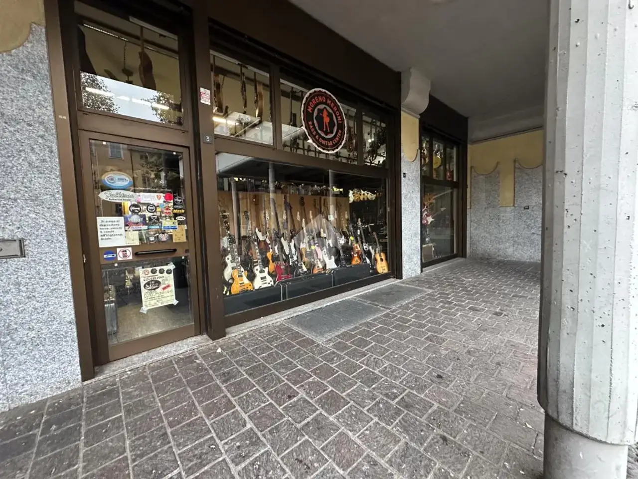 Negozio in Via Beato Carino 3, Cinisello Balsamo, {3} - Foto 1