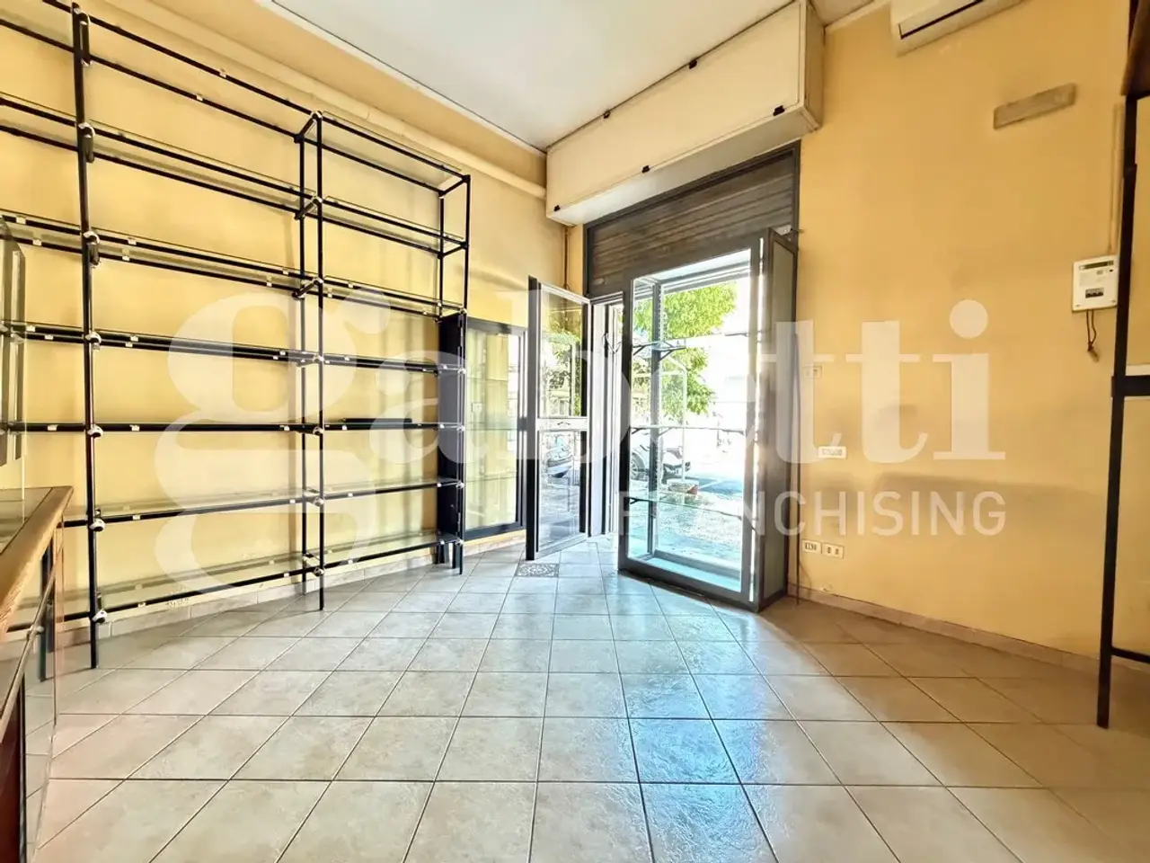 Negozio in Via Napoli  279, Mugnano Di Napoli, {3} - Foto 2