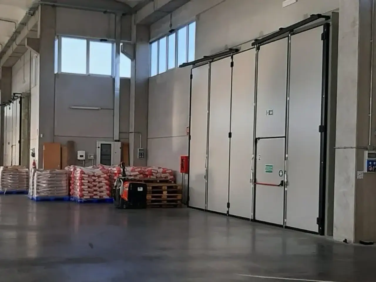 Capannone in , Parabiago, {3} - Foto 1
