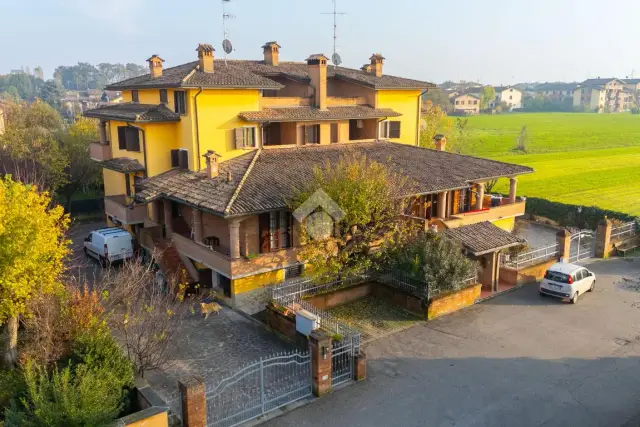 Villa in Via Genoeffa Cocconi Cervi 32, Reggio nell'Emilia - Foto 1