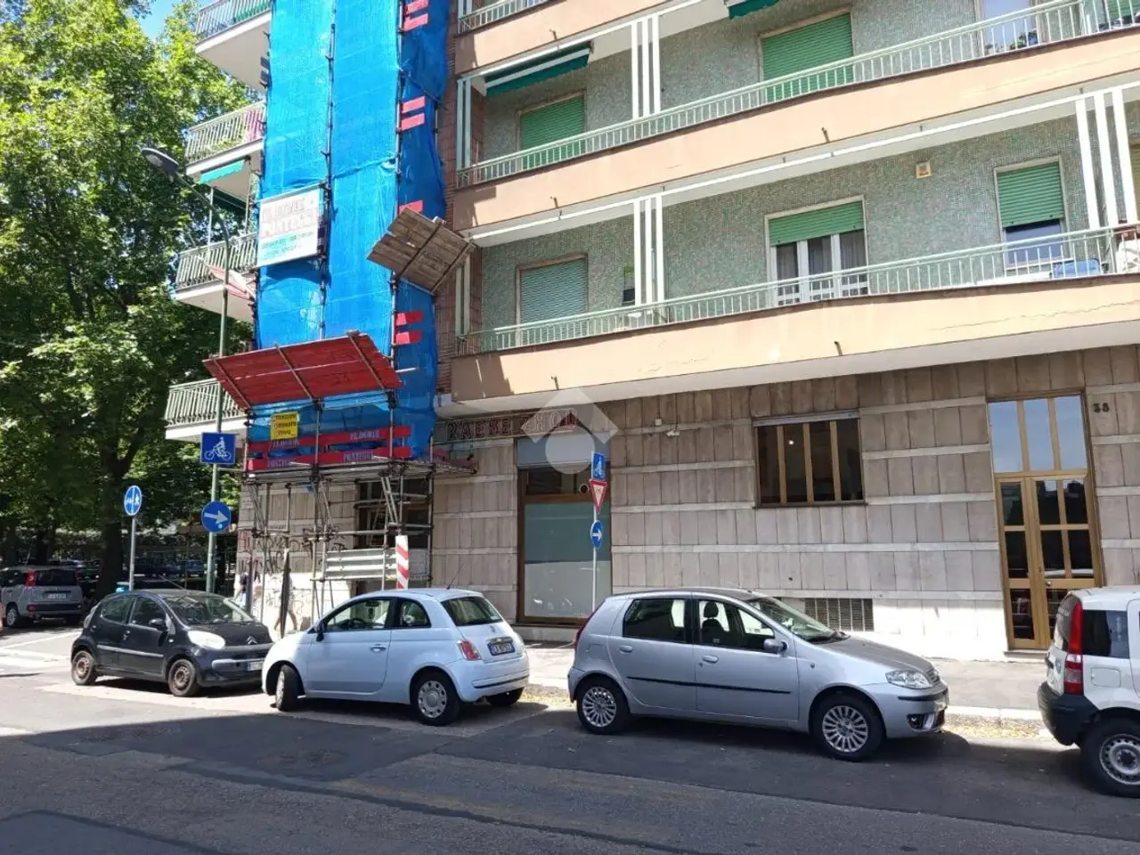 Negozio in Corso Traiano 17, Torino, {3} - Foto 1