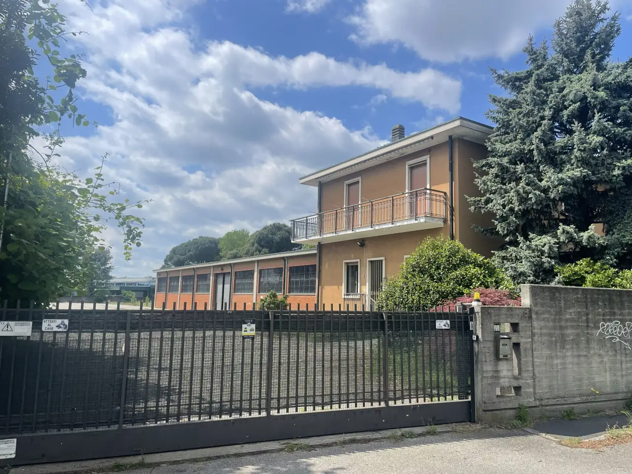 Capannone in Viale dell'Unione Europea 36, Gallarate, {3} - Foto 2