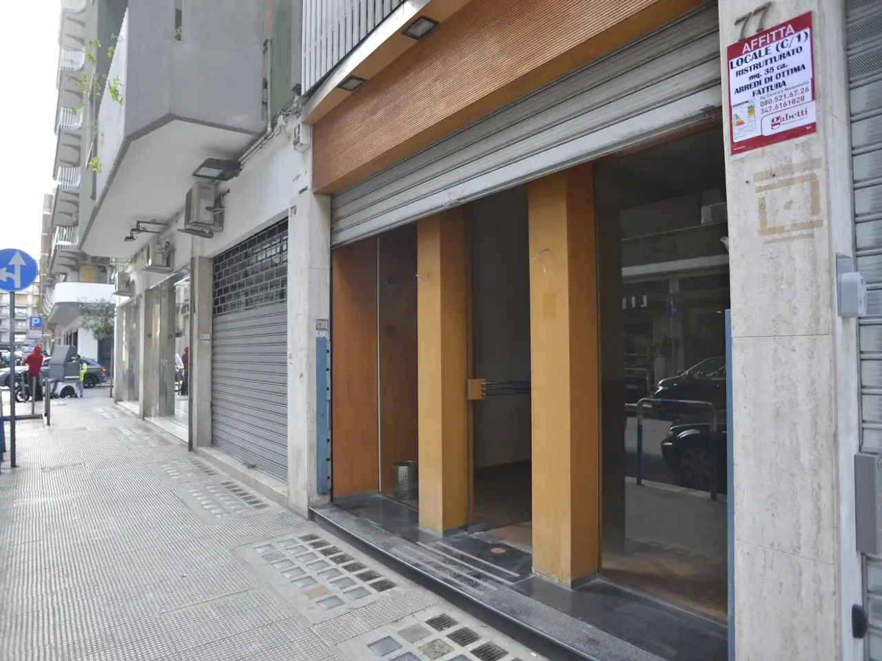Negozio in Via Marchese di Montrone 77, Bari, {3} - Foto 1