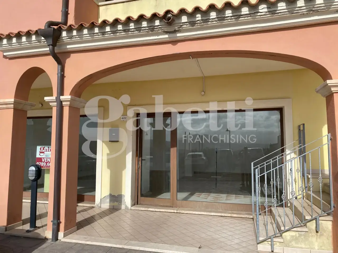 Negozio in Viale Aldo Moro  422, Olbia, {3} - Foto 2