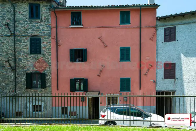 Trilocale in Via Marconi  46, Pieve Fosciana - Foto 1