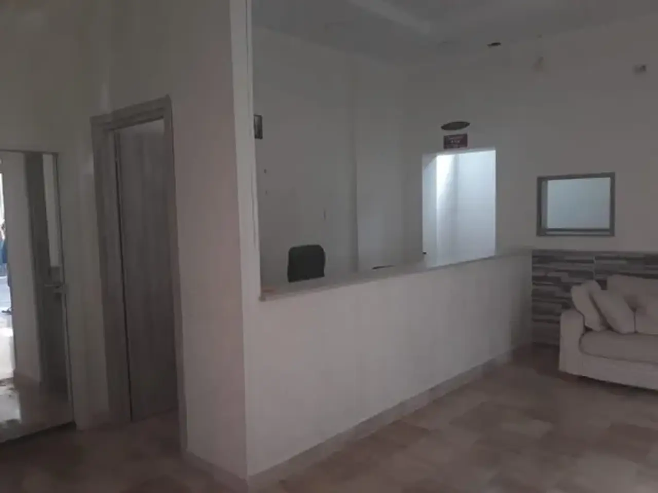 Negozio in Via Vittorio Emanuele III, Casalnuovo Di Napoli, {3} - Foto 1