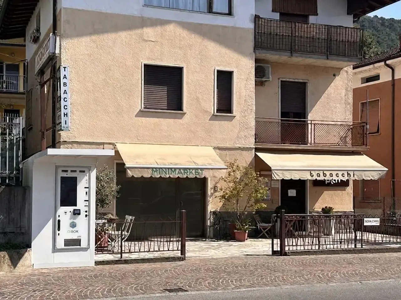 Esercizio commerciale in Via Mazzini, Paratico, {3} - Foto 1